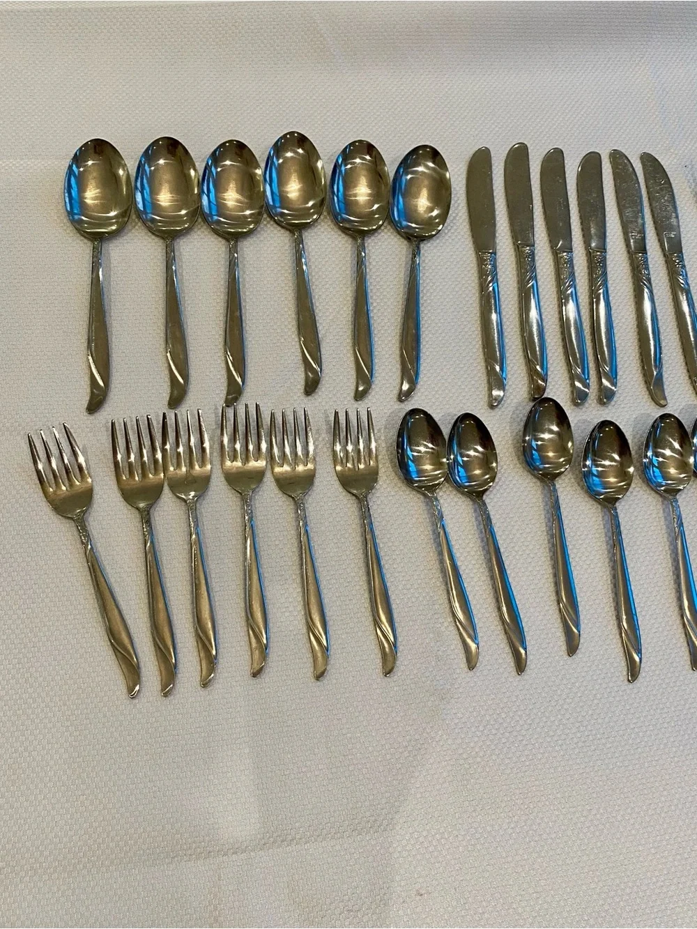 Vintage Elegant Stainless Steel Flatware Set in Silver - Full Service 30 piece